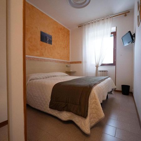 Hotel Due Torri San Severino Marche Exterior foto