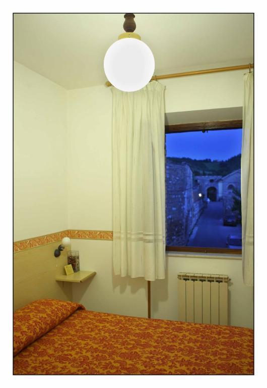 Hotel Due Torri San Severino Marche Zimmer foto