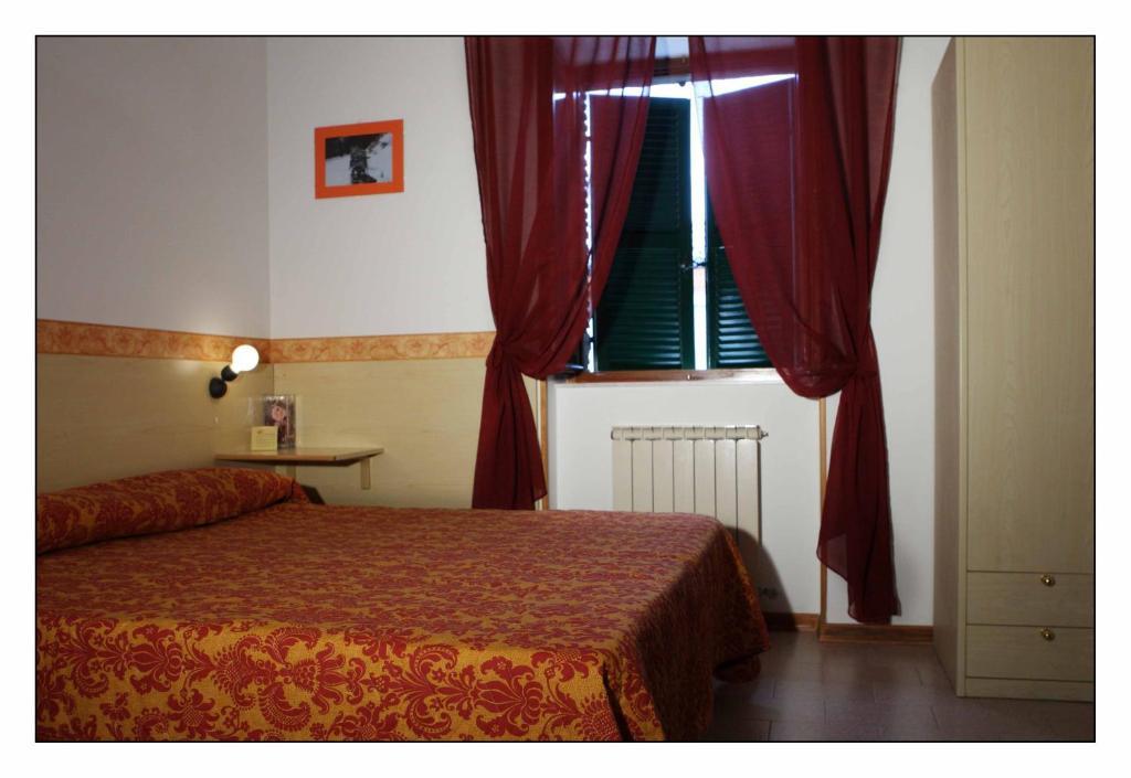 Hotel Due Torri San Severino Marche Zimmer foto