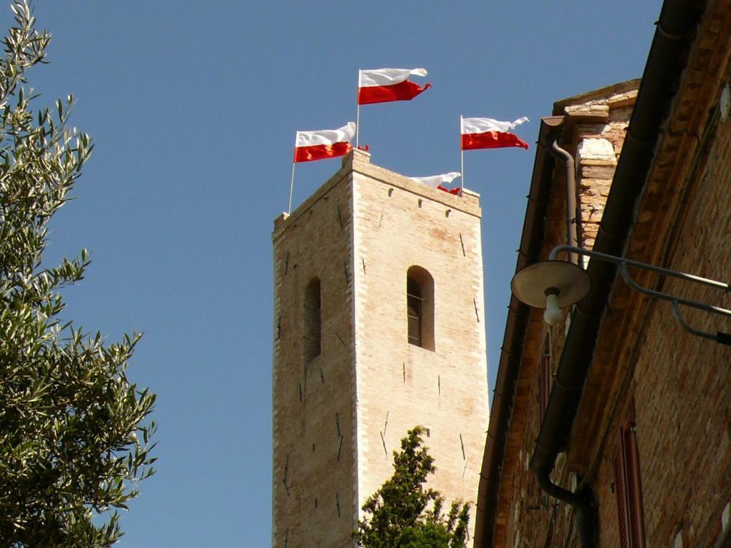 Hotel Due Torri San Severino Marche Exterior foto
