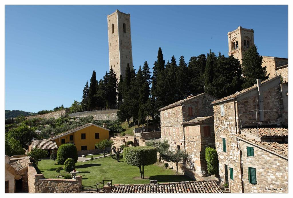 Hotel Due Torri San Severino Marche Exterior foto