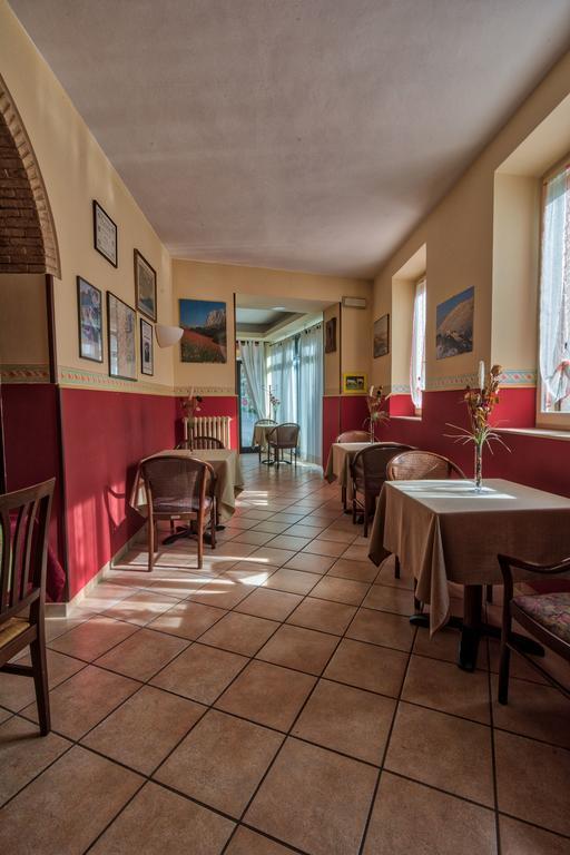 Hotel Due Torri San Severino Marche Exterior foto